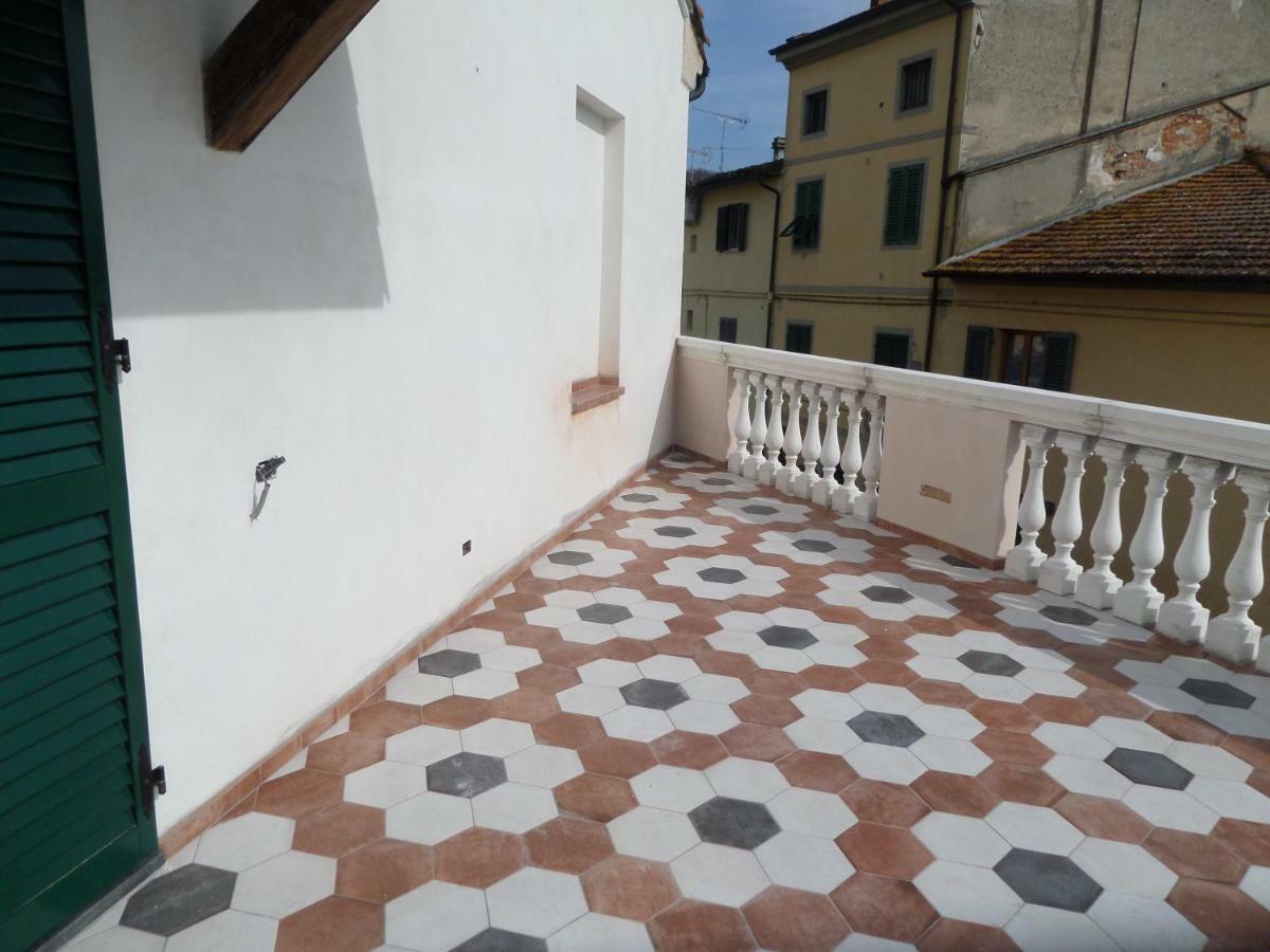 Apartmán La Terrazza Palaia Exteriér fotografie