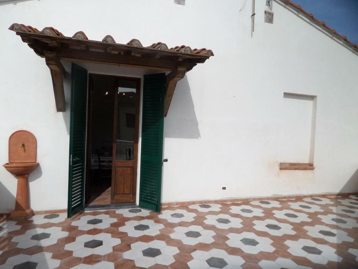 Apartmán La Terrazza Palaia Exteriér fotografie