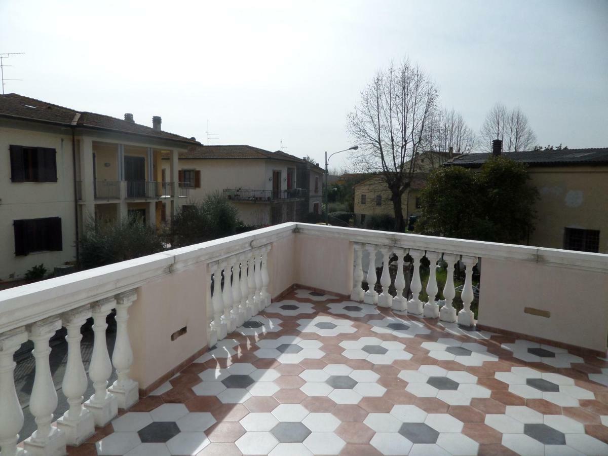 Apartmán La Terrazza Palaia Exteriér fotografie